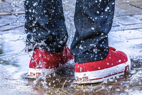 Waterproof your Shoes with Beeswax